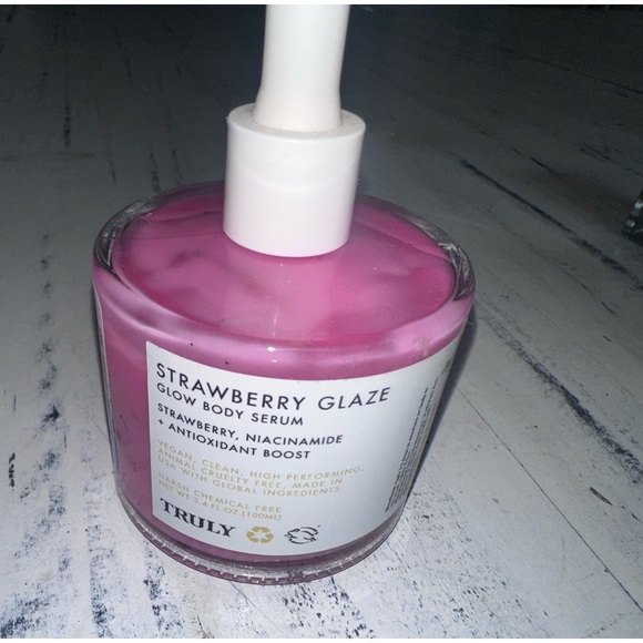 TRULY Other - New TRULY Strawberry Glaze Body Serum - Pink